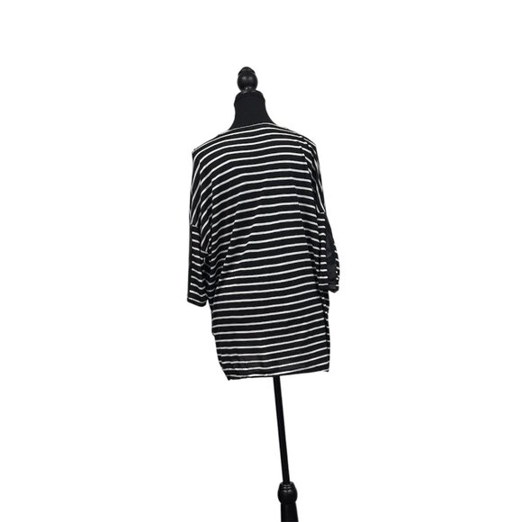 Zara With Collection Black & White T-Shirt – Modern & Edgy - Picture 8 of 8